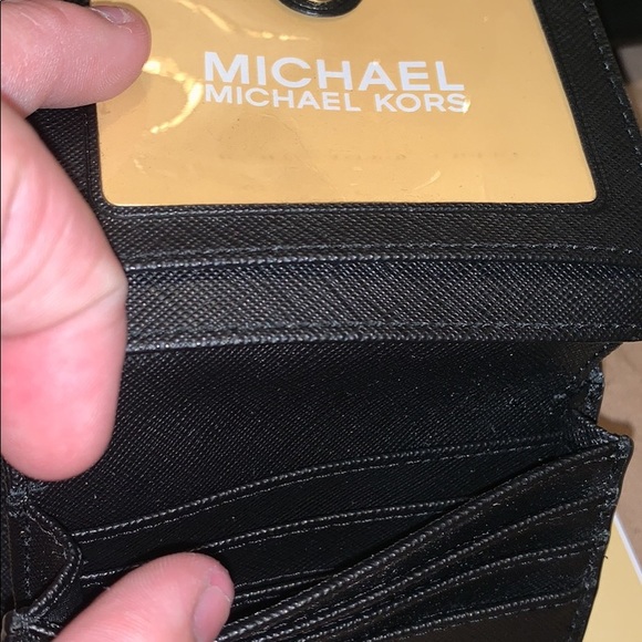 Michael kors wallet - Picture 4 of 8